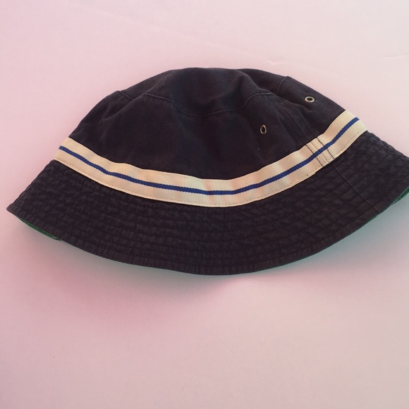 kelly green bucket hat